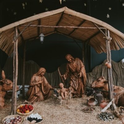 The manger seen of Mary, Joseph, and Jesus no magi